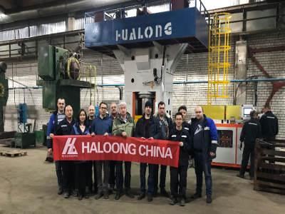 買(mǎi)壓力機(jī)的企業(yè)為什么都考察這家42年的壓力機(jī)廠家？